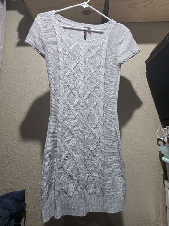 made for me to look amazing Dresses & Skirts - Made For Me To Look Amazing Cable Knit Gray Dress Women's Medium Short Sleeve